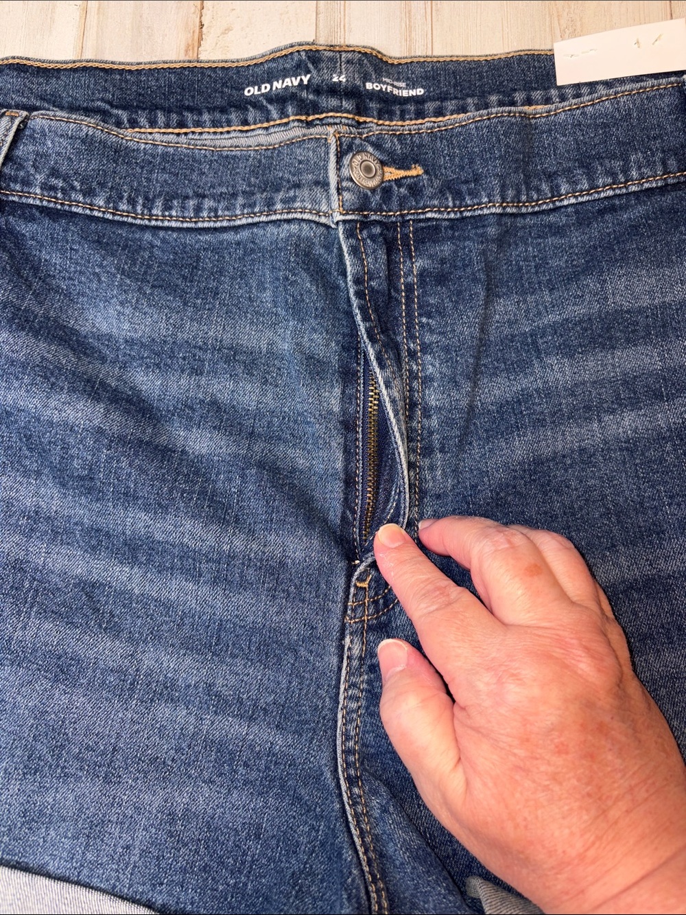 Old Navy Mid-rise Boyfriend Dark Blue Rolled Hem Denim Shorts Plus Size 24 - Picture 4 of 11
